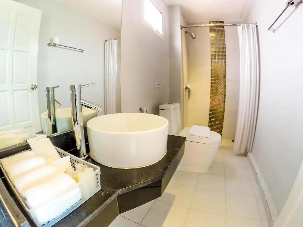 My Place Phuket Airport Mansion Nai Yang Beach 2*,